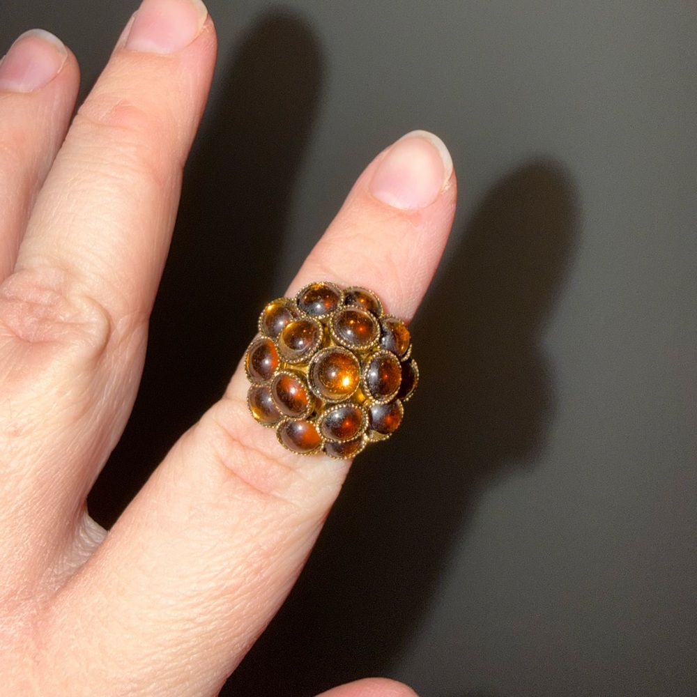 Elegant Vintage Gold and Brown Cluster Ring